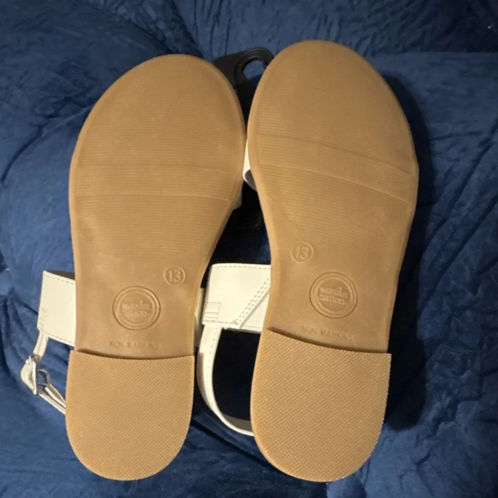 Wonder Nation Girls White Memory Foam Buckle Sandals Flat Heel Size 13
